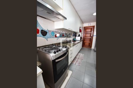 Apartamento à venda com 200m², 3 quartos e 2 vagas Apartamento à venda com 200m², 3 quartos e 2 vagasCozinha