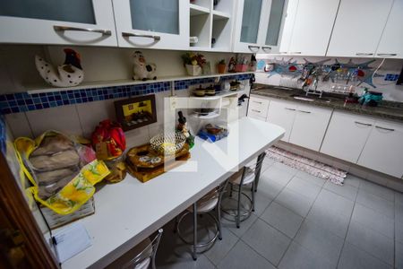 Apartamento à venda com 200m², 3 quartos e 2 vagas Apartamento à venda com 200m², 3 quartos e 2 vagasCozinha