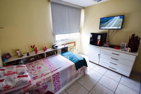 Apartamento à venda com 200m², 3 quartos e 2 vagas Apartamento à venda com 200m², 3 quartos e 2 vagasQuarto 1