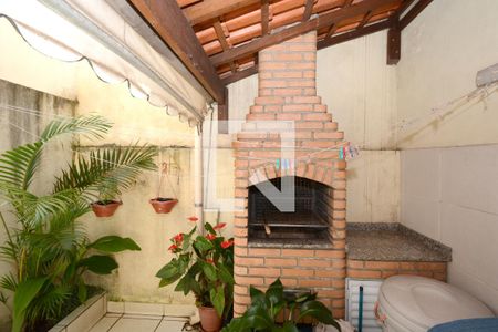 Casa de condomínio à venda com 114m², 3 quartos e 2 vagasQuintal