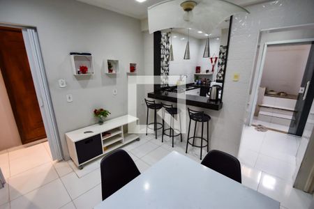 Casa à venda com 200m², 4 quartos e sem vaga Casa à venda com 200m², 4 quartos e sem vagaCopa