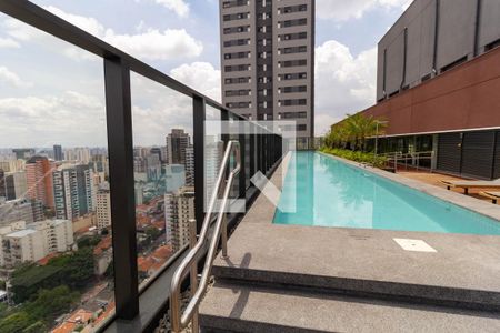 Studio para alugar com 27m², 1 quarto e sem vaga Studio para alugar com 27m², 1 quarto e sem vagaÁrea comum - Piscina