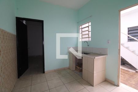 Casa à venda com 90m², 4 quartos e 2 vagasEdícula - Cozinha