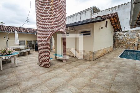 Casa à venda com 230m², 3 quartos e 6 vagasPiscina/quintak