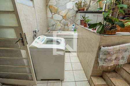 Casa à venda com 230m², 3 quartos e 6 vagasArea de serviço