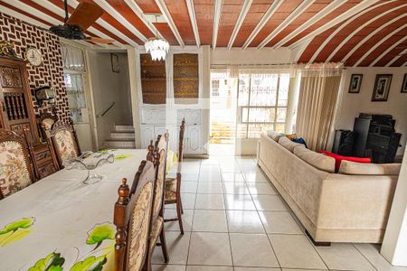 Casa à venda com 230m², 3 quartos e 6 vagasCopa
