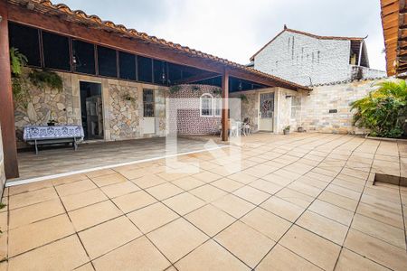Casa à venda com 230m², 3 quartos e 6 vagasGaragem