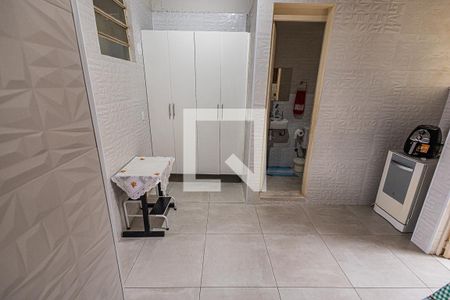 Casa à venda com 230m², 3 quartos e 6 vagasArea de serviço