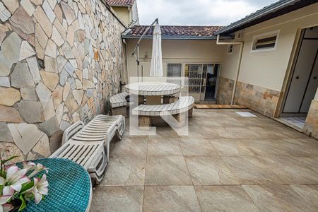 Casa à venda com 230m², 3 quartos e 6 vagasPiscina/quintak