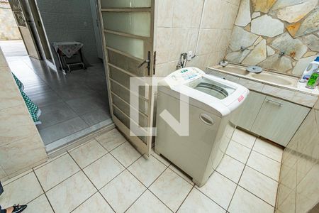 Casa à venda com 230m², 3 quartos e 6 vagasArea de serviço