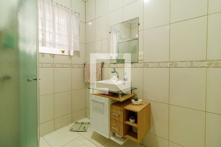 Casa à venda com 200m², 3 quartos e 2 vagas Casa à venda com 200m², 3 quartos e 2 vagasBanheiro