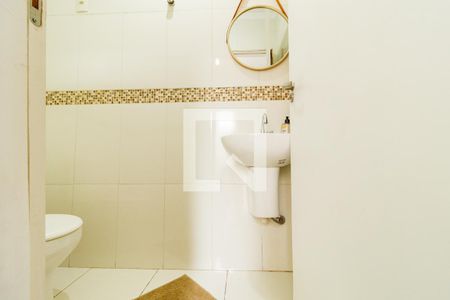 Casa à venda com 200m², 3 quartos e 2 vagas Casa à venda com 200m², 3 quartos e 2 vagasLavabo