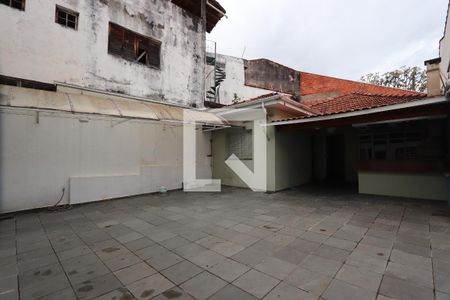 Casa para alugar com 278m², 3 quartos e 5 vagasQuintal