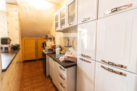 Casa à venda com 220m², 3 quartos e 3 vagasQuarto de serviço