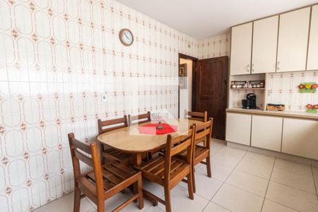 Casa à venda com 220m², 3 quartos e 3 vagasCozinha