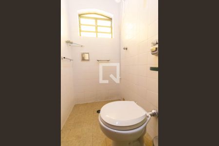 Casa à venda com 220m², 3 quartos e 3 vagasBanheiro