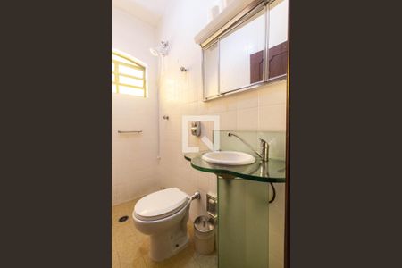 Casa à venda com 220m², 3 quartos e 3 vagasBanheiro