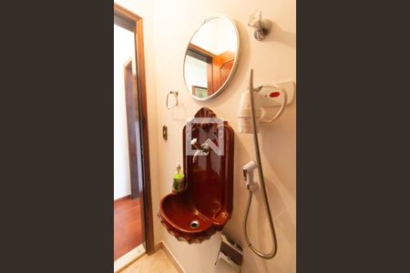 Casa à venda com 220m², 3 quartos e 3 vagasLavabo