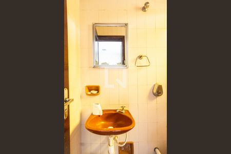 Casa à venda com 220m², 3 quartos e 3 vagasBanheiro de serviço