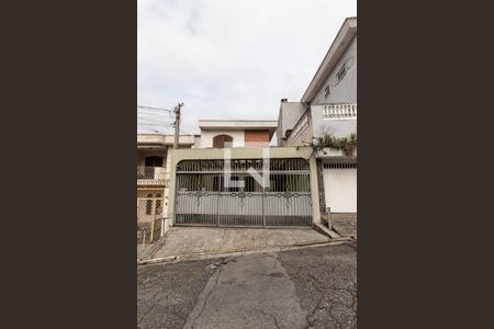 Casa à venda com 220m², 3 quartos e 3 vagasFachada