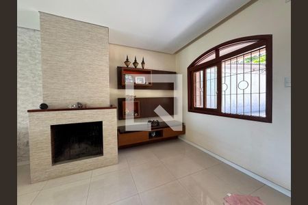 Casa à venda com 860m², 4 quartos e 7 vagas Casa à venda com 860m², 4 quartos e 7 vagasSala/Lareira