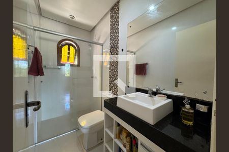 Casa à venda com 860m², 4 quartos e 7 vagas Casa à venda com 860m², 4 quartos e 7 vagasBanheiro Social