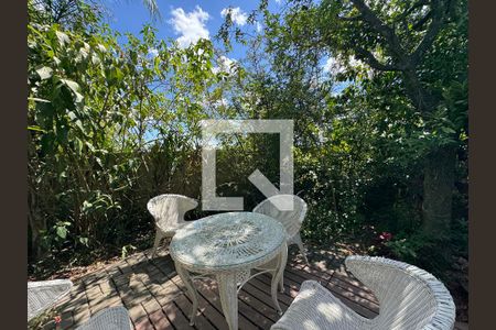 Casa à venda com 860m², 4 quartos e 7 vagas Casa à venda com 860m², 4 quartos e 7 vagasÁrea comum