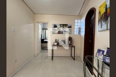 Casa à venda com 860m², 4 quartos e 7 vagas Casa à venda com 860m², 4 quartos e 7 vagasSala