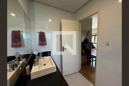 Casa à venda com 860m², 4 quartos e 7 vagas Casa à venda com 860m², 4 quartos e 7 vagasBanheiro/Quarto 3