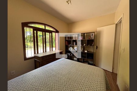 Casa à venda com 860m², 4 quartos e 7 vagas Casa à venda com 860m², 4 quartos e 7 vagasQuarto 1