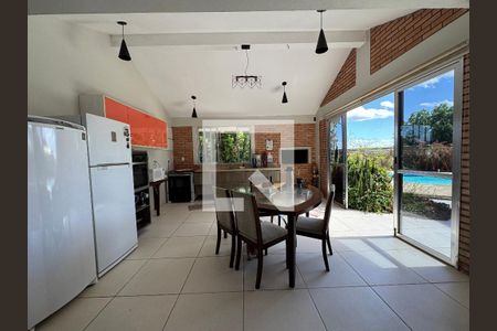 Casa à venda com 860m², 4 quartos e 7 vagas Casa à venda com 860m², 4 quartos e 7 vagasEspaço Gourmet