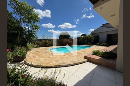 Casa à venda com 860m², 4 quartos e 7 vagas Casa à venda com 860m², 4 quartos e 7 vagasÁrea comum