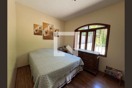 Casa à venda com 860m², 4 quartos e 7 vagas Casa à venda com 860m², 4 quartos e 7 vagasQuarto 1