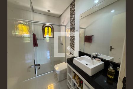 Casa à venda com 860m², 4 quartos e 7 vagas Casa à venda com 860m², 4 quartos e 7 vagasBanheiro Social