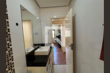 Casa à venda com 860m², 4 quartos e 7 vagas Casa à venda com 860m², 4 quartos e 7 vagasBanheiro Social