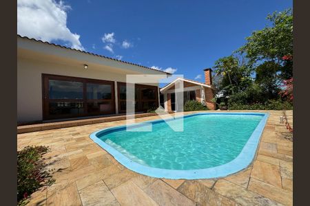 Casa à venda com 860m², 4 quartos e 7 vagas Casa à venda com 860m², 4 quartos e 7 vagasÁrea comum