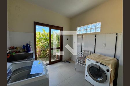 Casa à venda com 860m², 4 quartos e 7 vagas Casa à venda com 860m², 4 quartos e 7 vagasDetalhe da área de serviço