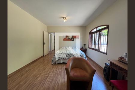 Casa à venda com 860m², 4 quartos e 7 vagas Casa à venda com 860m², 4 quartos e 7 vagasQuarto 3