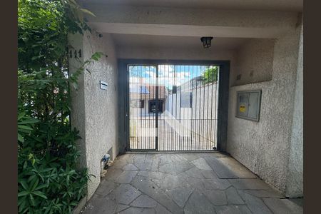 Casa à venda com 860m², 4 quartos e 7 vagas Casa à venda com 860m², 4 quartos e 7 vagasFachada