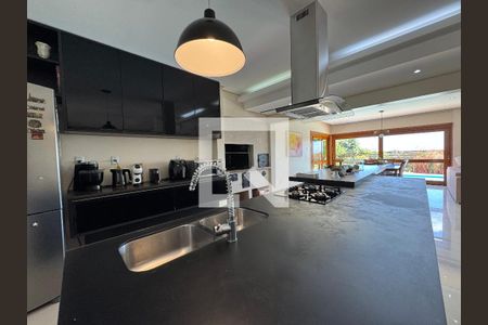 Casa à venda com 860m², 4 quartos e 7 vagas Casa à venda com 860m², 4 quartos e 7 vagasCozinha