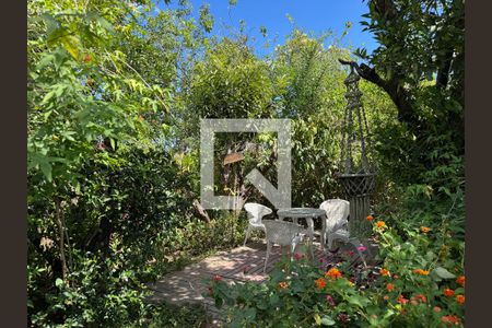 Casa à venda com 860m², 4 quartos e 7 vagas Casa à venda com 860m², 4 quartos e 7 vagasÁrea comum