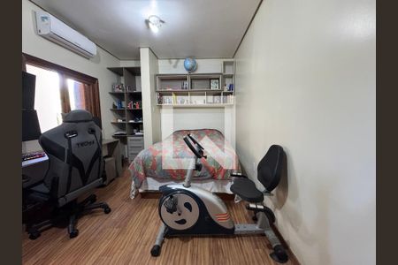 Casa à venda com 860m², 4 quartos e 7 vagas Casa à venda com 860m², 4 quartos e 7 vagasQuarto 4