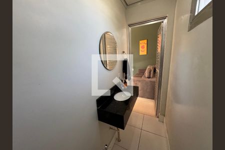 Casa à venda com 860m², 4 quartos e 7 vagas Casa à venda com 860m², 4 quartos e 7 vagasBanheiro de Serviço