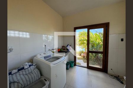 Casa à venda com 860m², 4 quartos e 7 vagas Casa à venda com 860m², 4 quartos e 7 vagasDetalhe da área de serviço