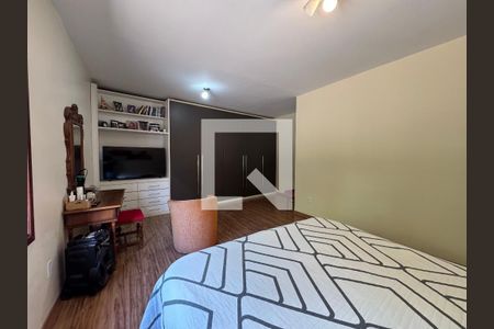 Casa à venda com 860m², 4 quartos e 7 vagas Casa à venda com 860m², 4 quartos e 7 vagasQuarto 3