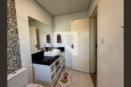 Casa à venda com 860m², 4 quartos e 7 vagas Casa à venda com 860m², 4 quartos e 7 vagasBanheiro/Quarto 3