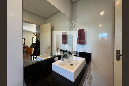 Casa à venda com 860m², 4 quartos e 7 vagas Casa à venda com 860m², 4 quartos e 7 vagasBanheiro/Quarto 3