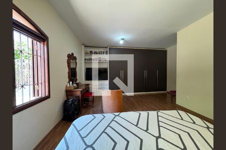 Casa à venda com 860m², 4 quartos e 7 vagas Casa à venda com 860m², 4 quartos e 7 vagasQuarto 3