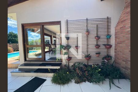 Casa à venda com 860m², 4 quartos e 7 vagas Casa à venda com 860m², 4 quartos e 7 vagasÁrea comum