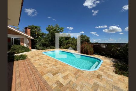 Casa à venda com 860m², 4 quartos e 7 vagas Casa à venda com 860m², 4 quartos e 7 vagasÁrea comum